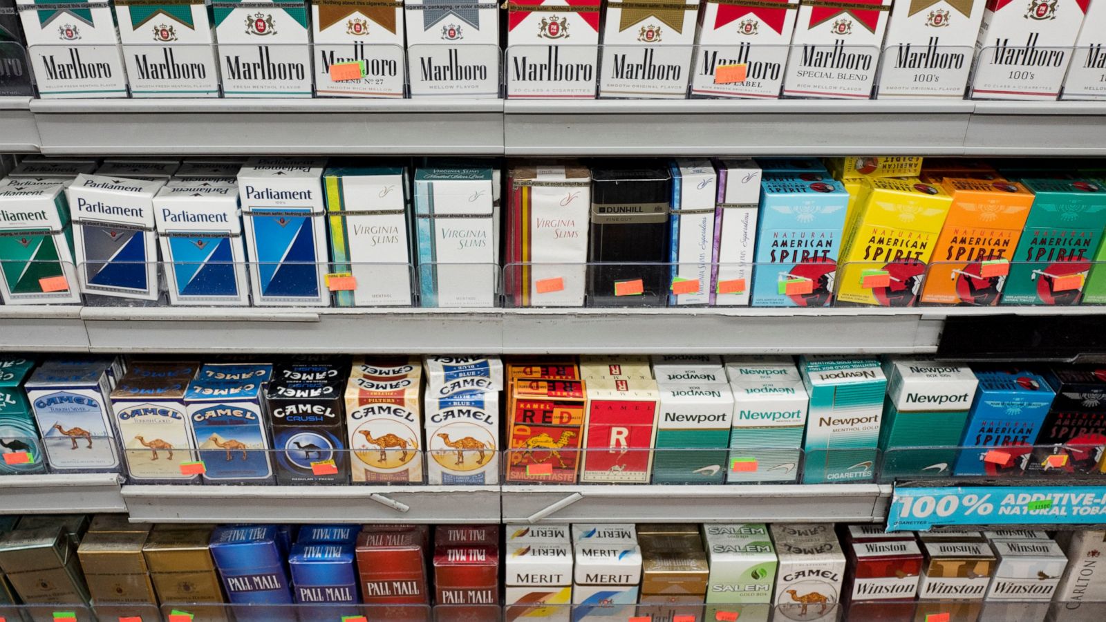 store cigarette display